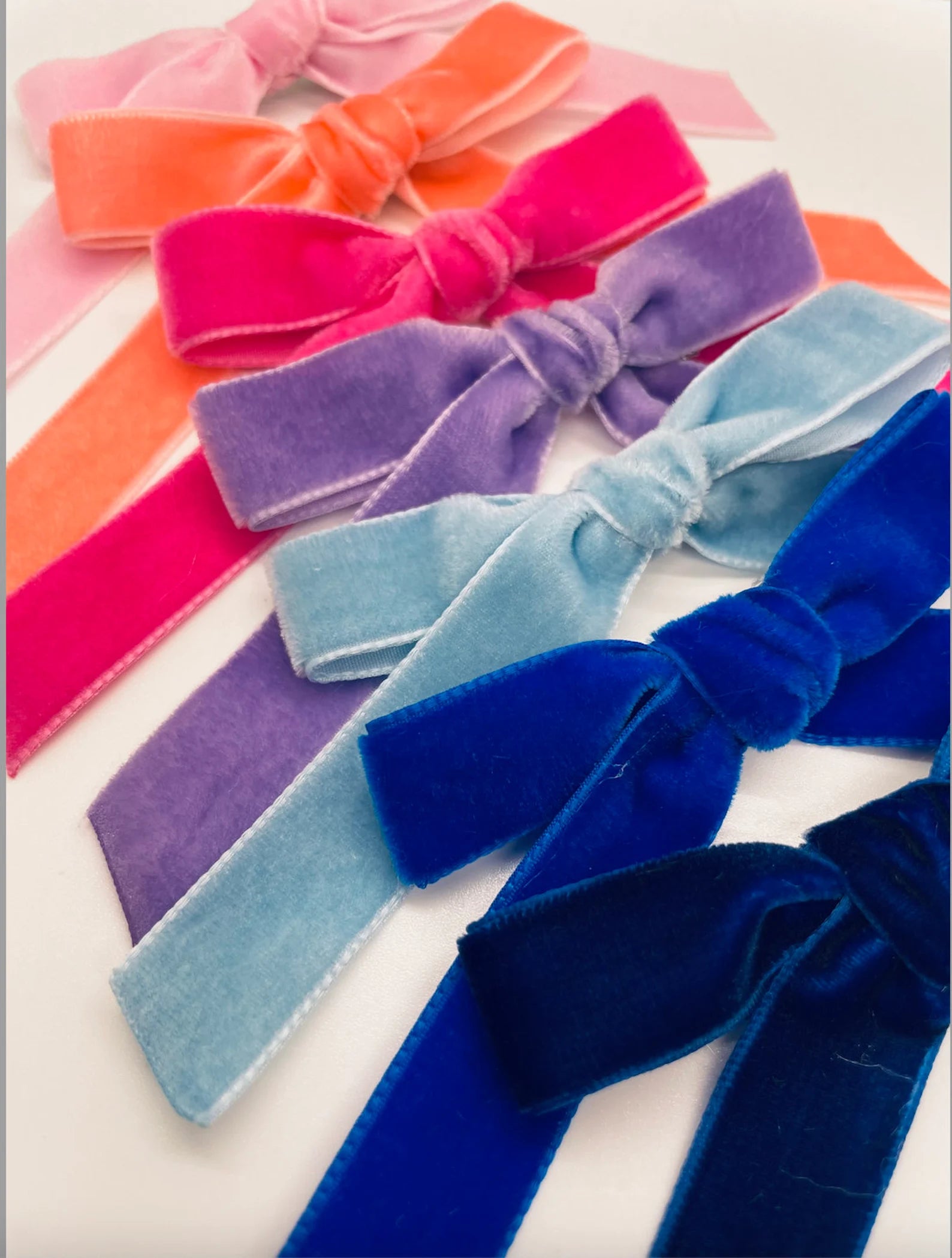 Single Velvet Long Tail Bow